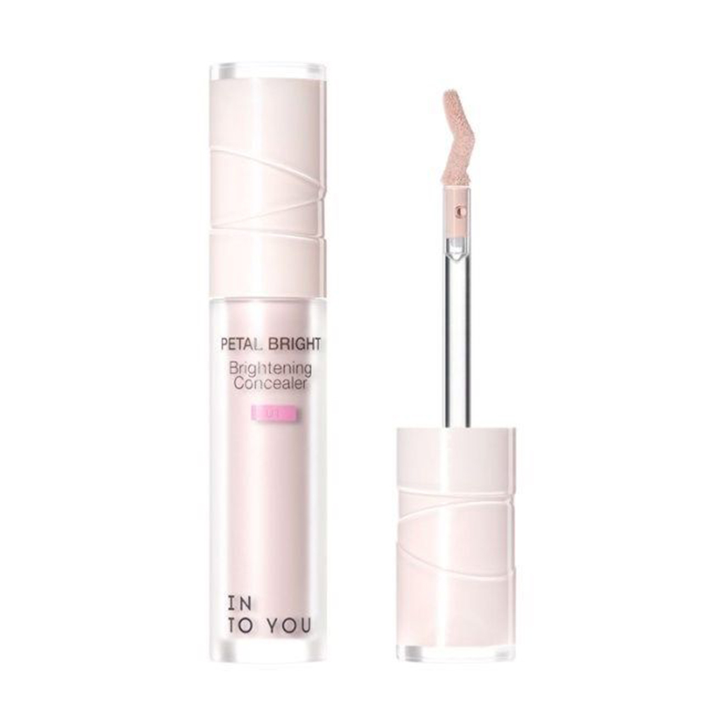 Освітлювальний консилер для обличчя INTO YOU Brightening Concealer 01 Petal Bright, 4 г